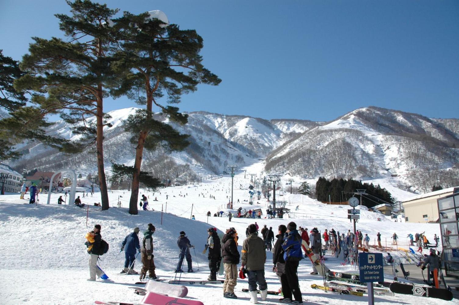 K'S House Hakuba Alps - Travelers Hostel Bagian luar foto